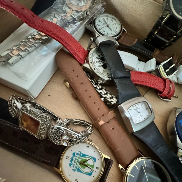 Watch Lot - Picture 2 of 10